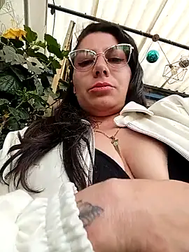 Snapshot of VALERY-03_ chatting on 04/30/26, 08:57 VALERY-03 online show from 04/30/26, 08:57