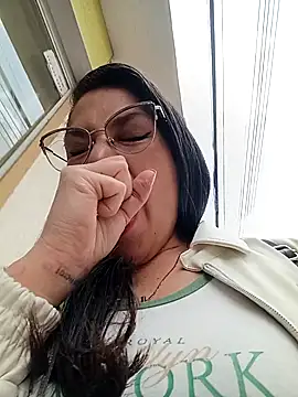 Snapshot of VALERY-03_ chatting on 05/08/26, 04:56 VALERY-03 online show from 05/08/26, 04:56