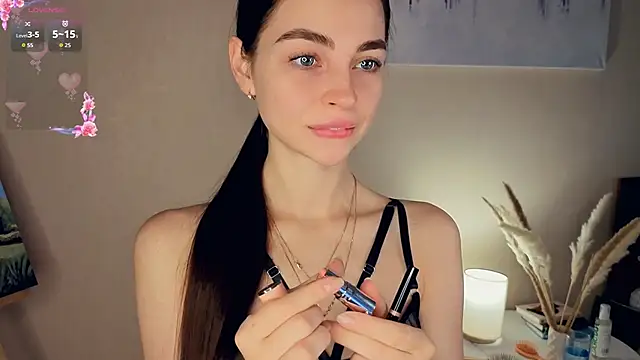 Snapshot of MaryJacksoon chatting on 10/18/25, 07:42 MaryJacksoon online show from 10/18/25, 07:42