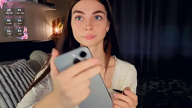 Snapshot of MaryJacksoon chatting on 10/19/25, 07:53 MaryJacksoon online show from 10/19/25, 07:53