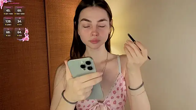 Snapshot of MaryJacksoon chatting on 10/27/25, 08:18 MaryJacksoon online show from 10/27/25, 08:18