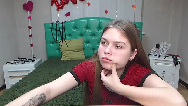 LaraPika online show from 03/18/25, 03:21