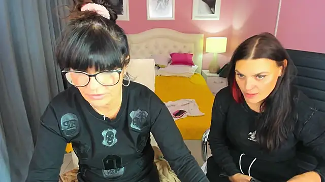 EricaAndPenelopa online show from 11/09/25, 08:07