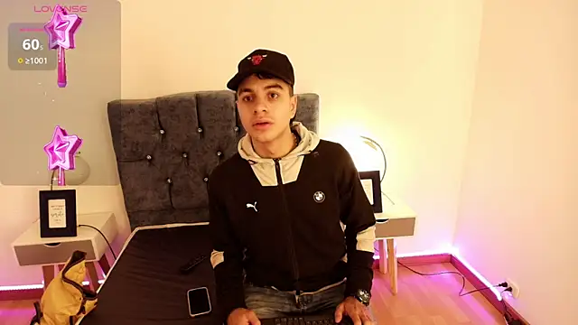 Amadeo Wild online show from 12/04/24, 01:31