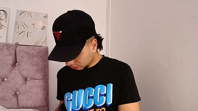 Amadeo Wild online show from 02/02/25, 01:08