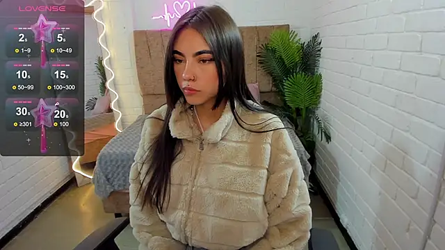 Snapshot of Roxanne_tay chatting on 01/30/25, 07:26 Roxanne tay online show from 01/30/25, 07:26