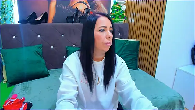 LauraSin online show from 12/23/25, 04:10