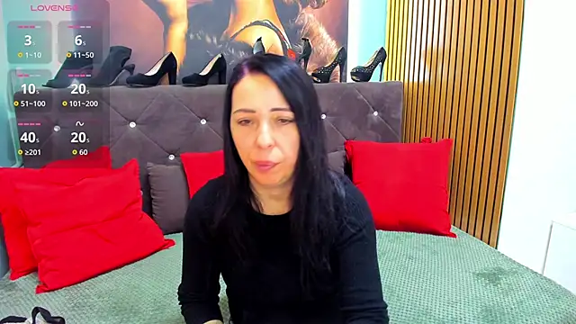 LauraSin online show from 02/12/26, 05:13