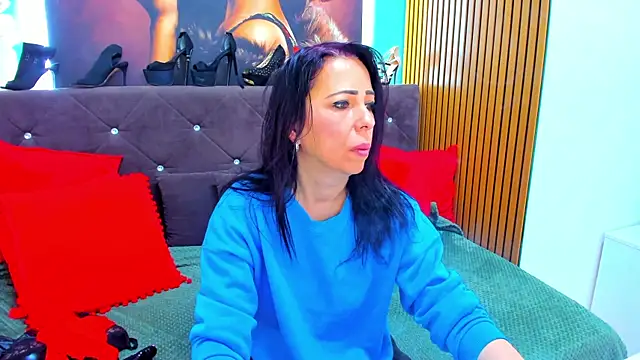 LauraSin online show from 05/16/26, 03:36