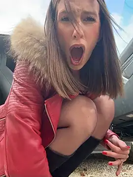 Snapshot of lola_tentatiion chatting on 02/12/26, 12:33 lola tentatiion online show from 02/12/26, 12:33