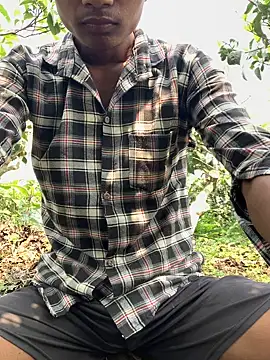 Snapshot of ShroveRising chatting on 03/18/25, 04:26 ShroveRising online show from 03/18/25, 04:26