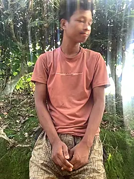 Snapshot of ShroveRising chatting on 10/19/25, 09:54 ShroveRising online show from 10/19/25, 09:54