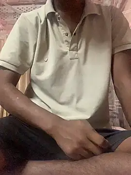 Snapshot of ShroveRising chatting on 10/28/25, 04:53 ShroveRising online show from 10/28/25, 04:53