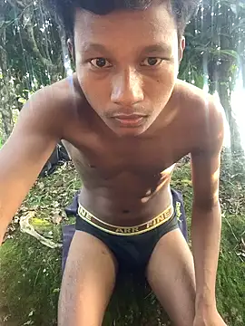 Snapshot of ShroveRising chatting on 11/03/25, 08:59 ShroveRising online show from 11/03/25, 08:59