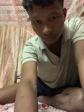 Snapshot of ShroveRising chatting on 11/13/25, 04:17 ShroveRising online show from 11/13/25, 04:17