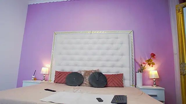 Lenna Paul online show from 10/06/25, 04:10