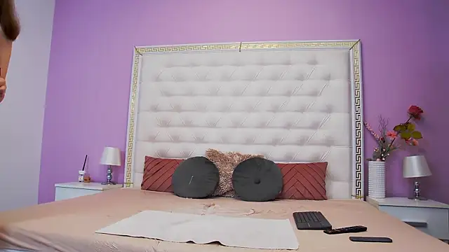 Lenna Paul online show from 10/09/25, 04:10