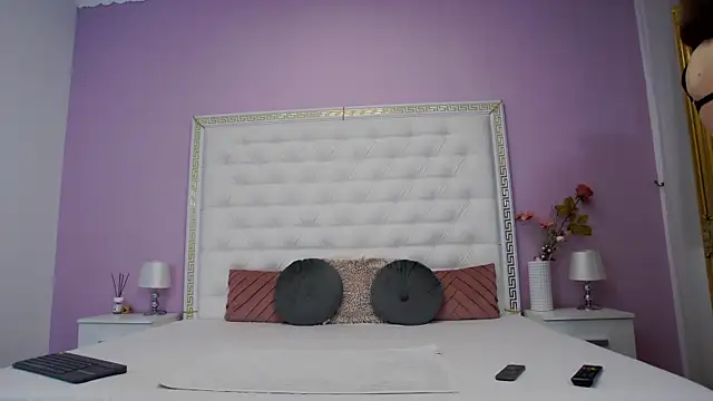 Lenna Paul online show from 01/10/26, 04:47