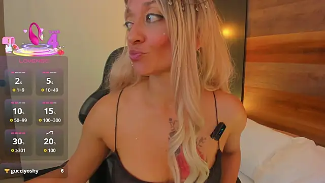 emma collson online show from 10/28/25, 02:37