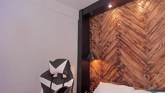 emma collson online show from 10/29/25, 11:17