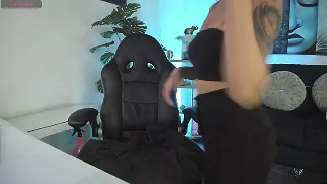 Snapshot of BaphyBaby chatting on 02/11/26, 11:37 BaphyBaby online show from 02/11/26, 11:37