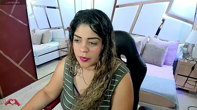 Snapshot of laris_park chatting on 01/02/25, 04:41 laris park online show from 01/02/25, 04:41