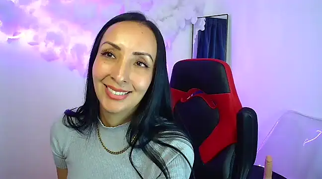 Snapshot of yaralyminjo2 chatting on 12/11/24, 08:07 yaralyminjo2 online show from 12/11/24, 08:07