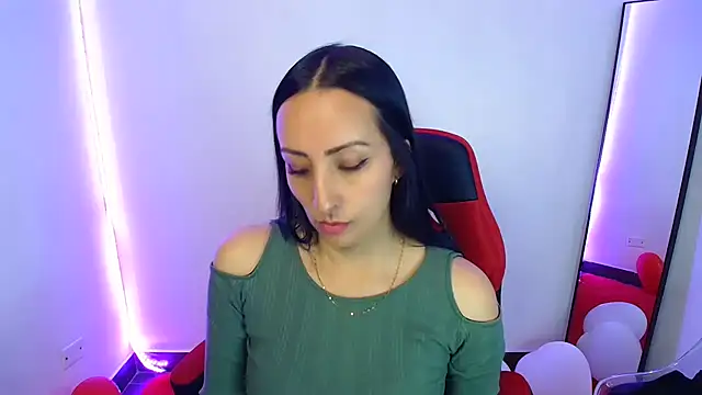 Snapshot of yaralyminjo2 chatting on 02/24/25, 01:31 yaralyminjo2 online show from 02/24/25, 01:31