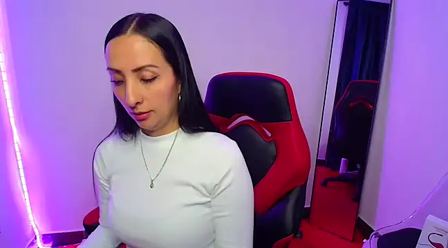 Snapshot of yaralyminjo2 chatting on 02/28/25, 01:36 yaralyminjo2 online show from 02/28/25, 01:36