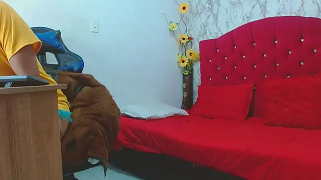 Snapshot of AlexaFontana chatting on 02/05/26, 04:17 AlexaFontana online show from 02/05/26, 04:17