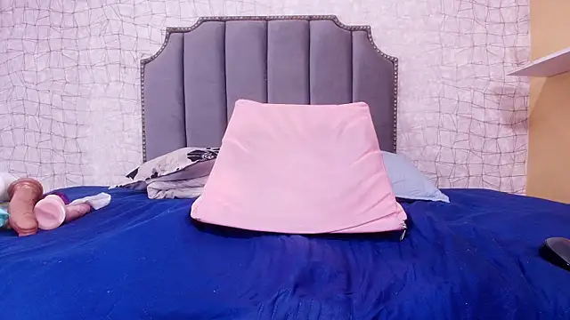 Snapshot of luce_williams chatting on 03/15/25, 01:19 luce williams online show from 03/15/25, 01:19