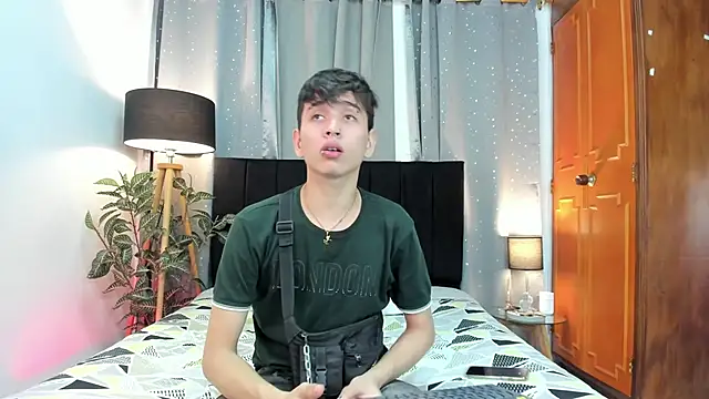 novaybrian online show from 12/24/24, 04:44