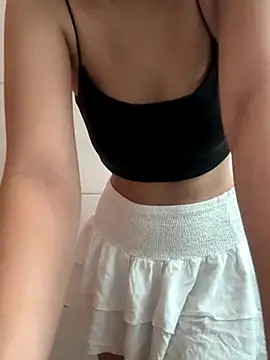 Snapshot of Pinkoficial chatting on 09/13/25, 04:18 Pinkoficial online show from 09/13/25, 04:18