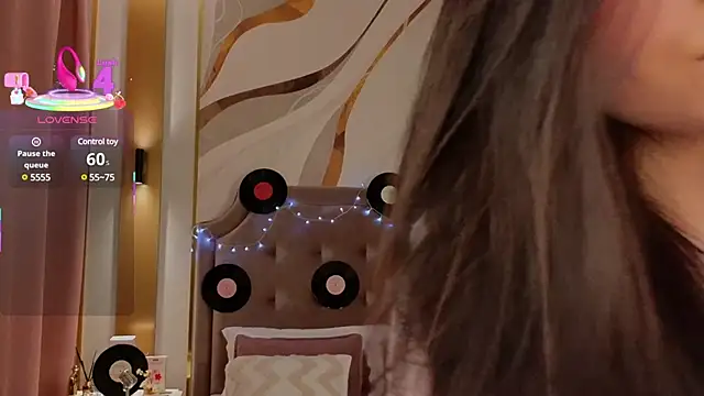 Jenna Adams  online show from 03/04/25, 12:07