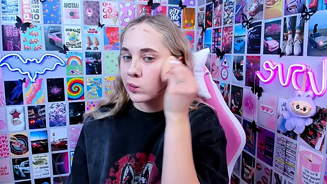 Snapshot of MiaMilas chatting on 01/07/26, 12:40 MiaMilas online show from 01/07/26, 12:40