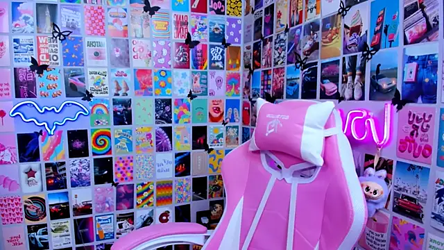 Snapshot of MiaMilas chatting on 02/17/26, 03:08 MiaMilas online show from 02/17/26, 03:08