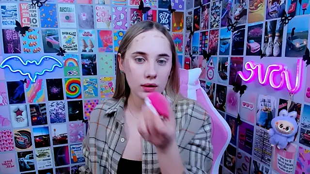 Snapshot of MiaMilas chatting on 02/25/26, 03:54 MiaMilas online show from 02/25/26, 03:54