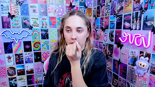 Snapshot of MiaMilas chatting on 02/26/26, 01:54 MiaMilas online show from 02/26/26, 01:54