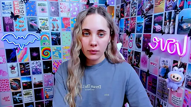 Snapshot of MiaMilas chatting on 03/16/26, 02:32 MiaMilas online show from 03/16/26, 02:32