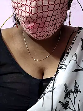 mallu-sumi online show from 11/18/25, 05:06