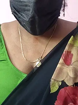 Snapshot of mallu-sumi chatting on 05/01/26, 09:14 mallu-sumi online show from 05/01/26, 09:14