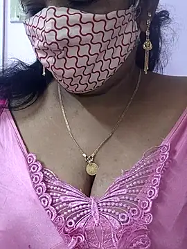 mallu-sumi online show from 07/04/26, 07:09
