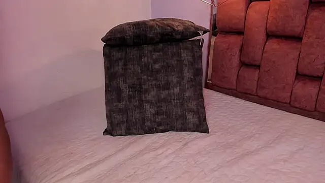 kristakinnky online show from 05/09/26, 12:21