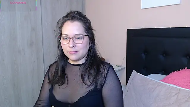 May Carlier online show from 10/14/25, 04:13