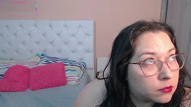 May Carlier online show from 12/01/25, 03:11