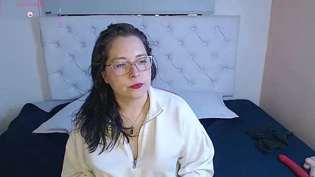 May Carlier online show from 02/07/26, 04:05