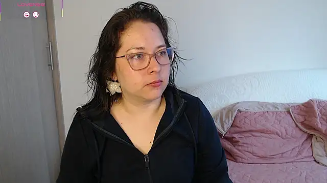May Carlier online show from 03/27/26, 12:38