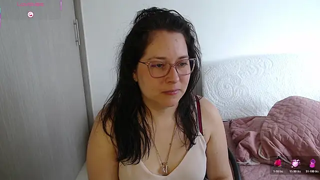 May Carlier online show from 03/31/26, 08:42