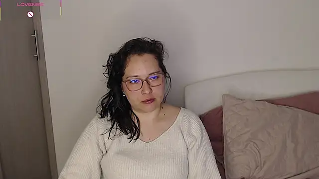 May Carlier online show from 04/11/26, 03:00