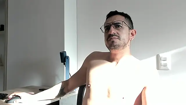 Snapshot of pablo-rincon95 chatting on 12/19/24, 12:23 pablo-rincon95 online show from 12/19/24, 12:23